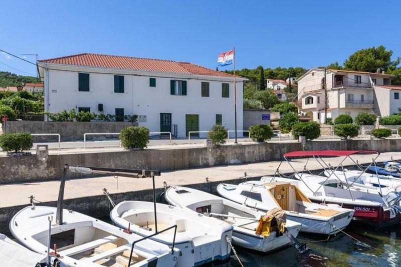 Maribela Apartments Τρογκίρ Εξωτερικό φωτογραφία